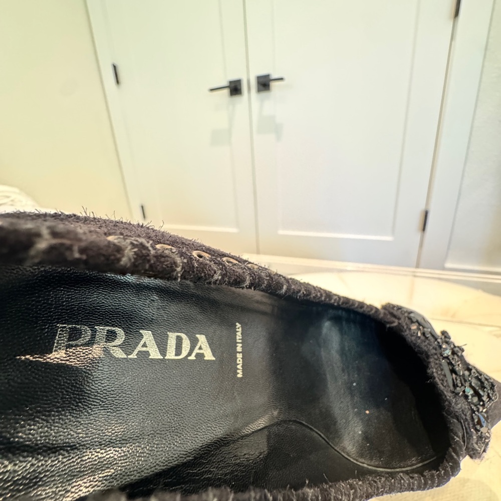 Prada Black Suede Beaded Embellished Pointed-Toe Heels (38.5) - Picture 4 of 13